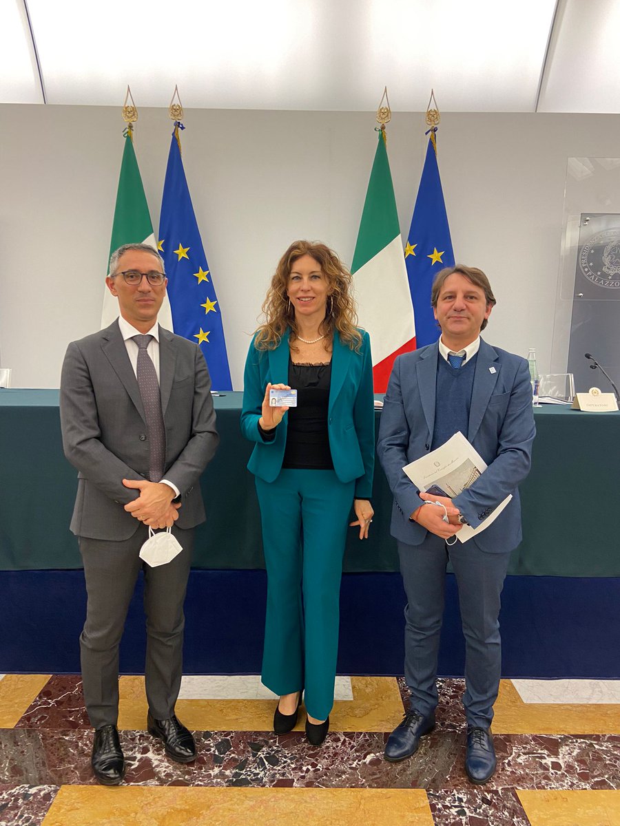 IPZS's tweet photo. 🗣️Stefano Imperatori interviene a conferenza stampa su #disabilitycard "È un documento innovativo prodotto dal Poligrafico con tecnologie anticontraffazione. Il QR code sul retro della card permette di verificare in modo certo e univoco la validità dei dati in essa contenuti". https://t.co/SdtQOXoV44