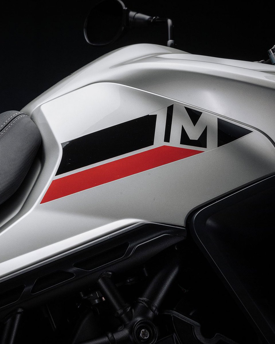 Triumph Motorcycles tweet media