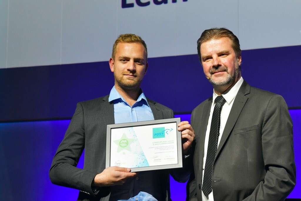 JOST receives its first Lean &amp; Green #star!
 
This award highlights the efforts we have been making for several years to reduce our CO2 emissions by 20%.
 
A heart-warming award that motivates us to act even more for the climate.

Next step? Get our seco… instagr.am/p/CW8DhSoIxap/