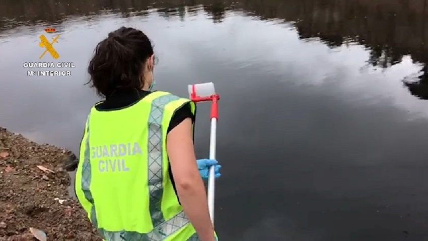 guardiacivil's tweet image. "El cuidado de los ríos no es una cuestión de principios, sino de corazón humano" ✍-Tanako Shozo-

#Denuncia las agresiones al medio ambiente 📲#062 #SEPRONA