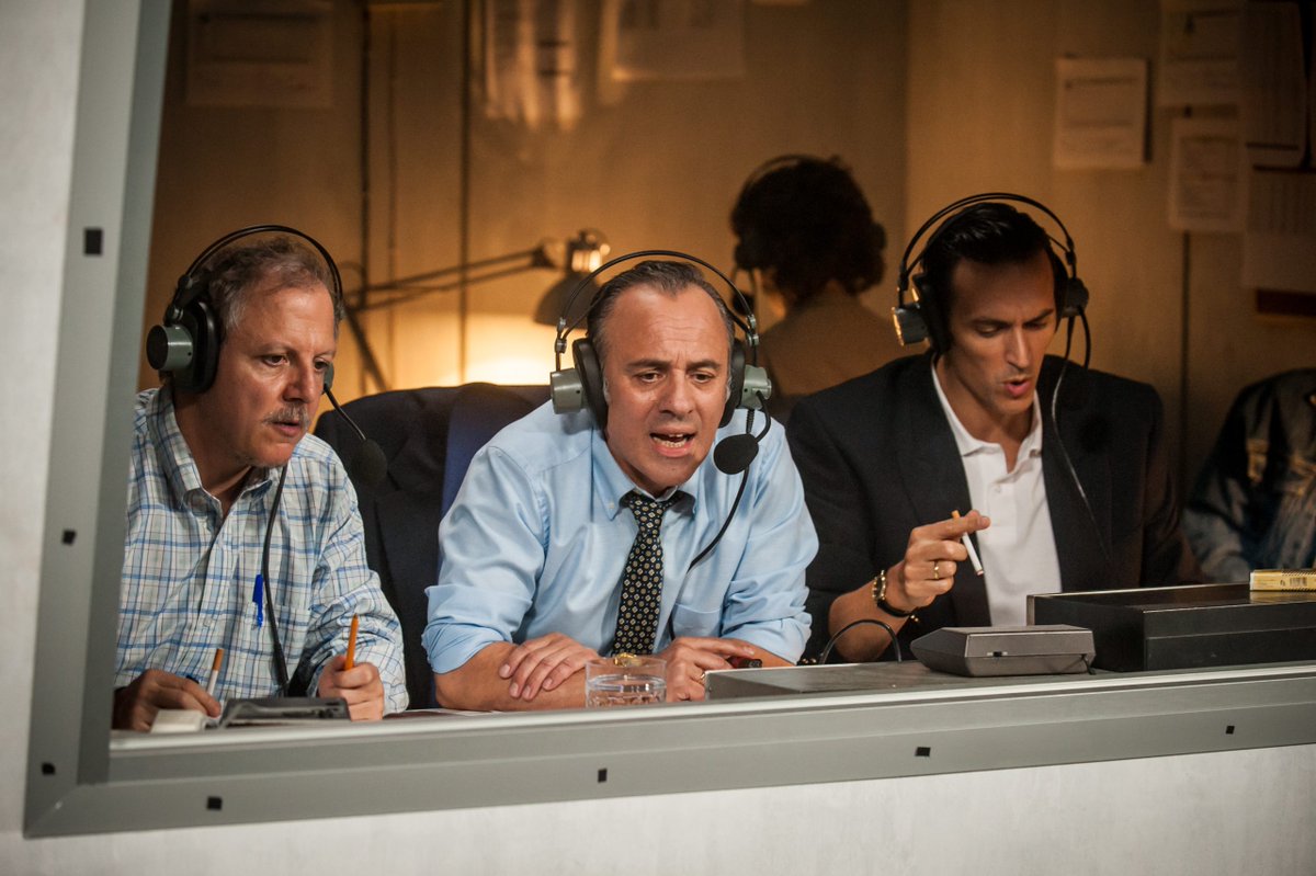 Nominadas a Mejor Guion #PremiosMiM:
#ElVecino: <a href="/amorentokio/">miguel esteban</a>, <a href="/numero6/">Raúl Navarro</a> y @MarcCrehuet 
#ReyesDeLaNoche: <a href="/MatadmeMucho/">Cristóbal Garrido</a> y @adolfovalor