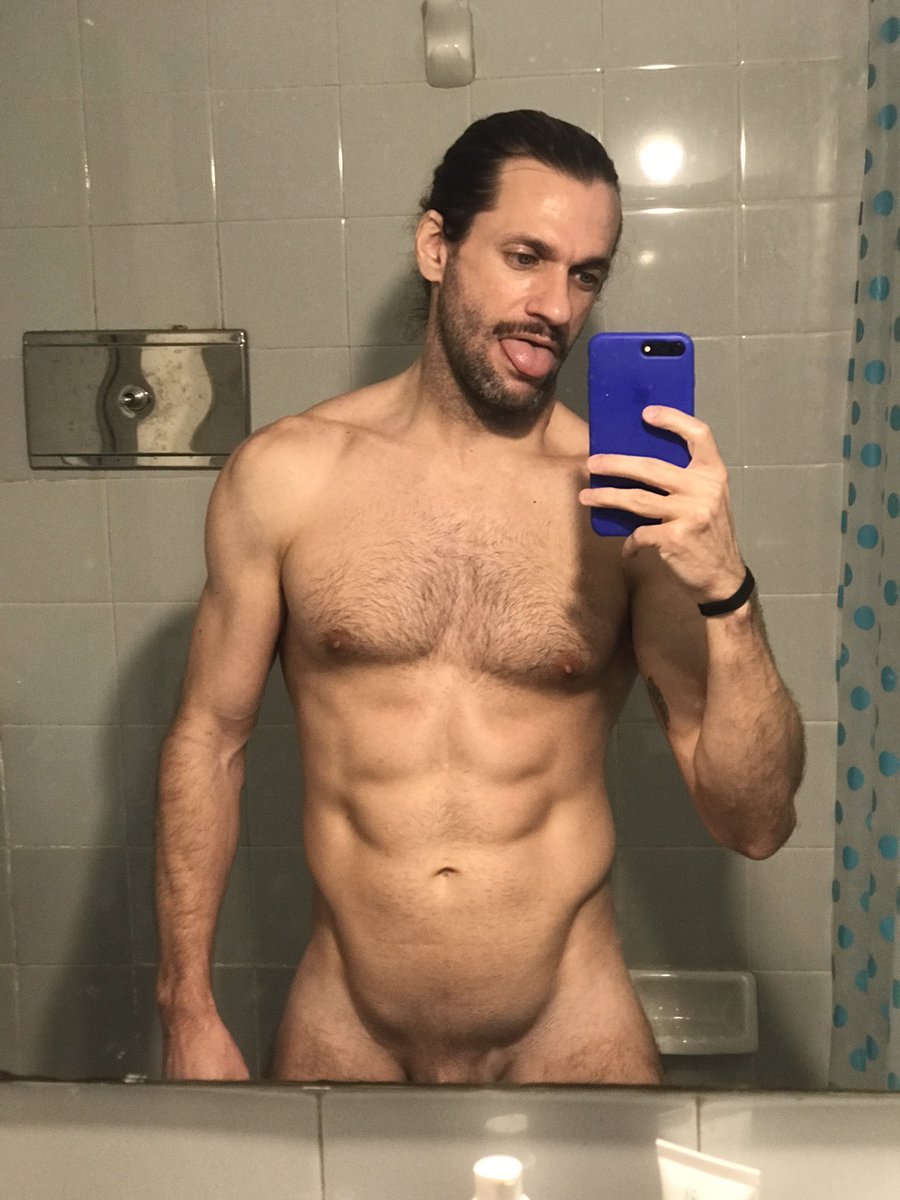 𝔉𝔞𝔟𝔯𝔦𝔠𝔦𝔬 𝔍𝔢𝔰𝔲𝔰 tweet media