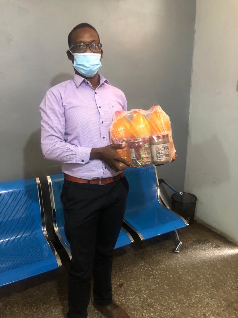 donproductszm's tweet photo. David Siwale @Dee_dStaks
came through to pick up his hamper
#JuiceUp #LikeADon https://t.co/1nlsxuXRD4