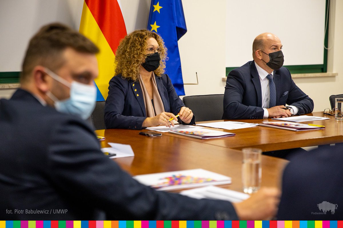 wojpodlaskie's tweet photo. Wybrano zwycięzców #PodlaskaMarka 2020! Kapituła Konkursu zakończyła swoje prace. W ostatnim dniu listopada odbyło się finałowe posiedzenie, prowadzone przez przewodniczącego kapituły marszałka @artur_kosicki. https://t.co/mYzEuVl7ed https://t.co/BNz7lXeP0h