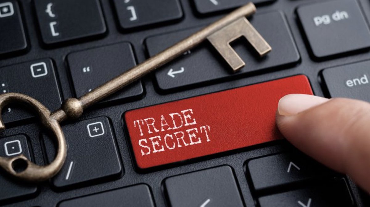 Avaaz's tweet photo. Avaaz and @amnestyintl in @EURACTIV on why the “Trade Secret” loophole in the #DSA must be closed. Don’t give Big Tech any excuse to hide their harmful business practices and platform designs - as @FrancesHaugen revealed. #DropTradeSecrets
https://t.co/x5jBiAw3n1 https://t.co/CpAk7Pc61u