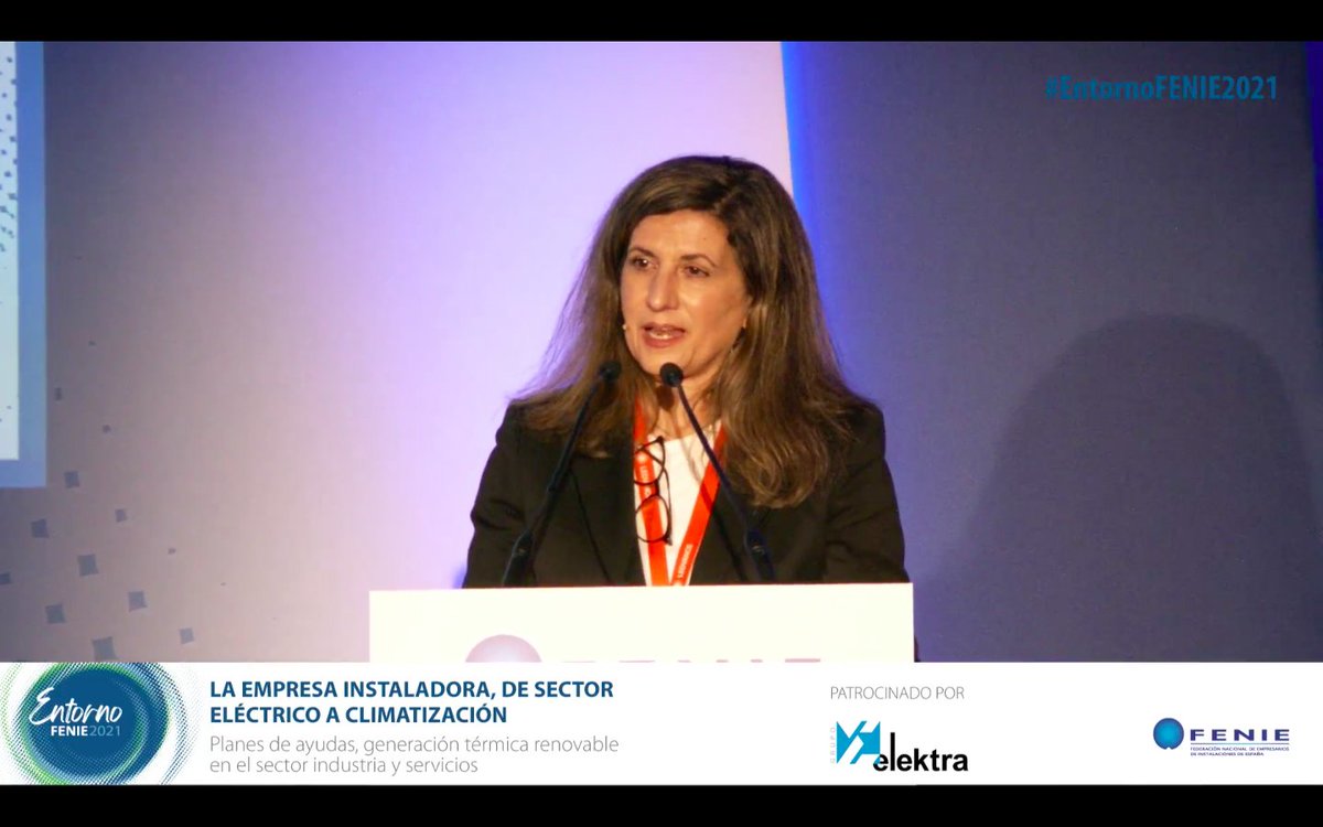 La jefa del Departamento de Hidroeléctrico, Geotermia y Energía del Ambiente de <a href="/IDAEenergia/">IDAE</a>, <a href="/clopezocon/">Carmen López Ocón</a>,  anuncia que en este mes se procederá a la tramitación del Real Decreto de Térmicas para Sectores de la Economía en #EntornoFENIE2021.