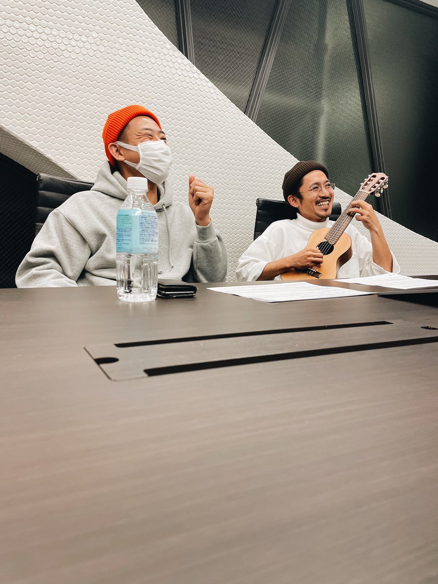 CK_STAFF's tweet photo. YouTube LIVEそして
「しるし」MVをご覧頂いた皆様
ありがとうございました✨

オリジナル目覚まし時計とハンコのセット、さらに抽選でサイン入りグッズが当たる…

ストアのご予約は12/5までです✨

是非チェックお願いします♪
https://t.co/NJGZfBdyLQ

#candk
#cktoken
#しるし https://t.co/aHR9V73oUJ