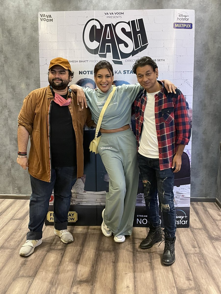 MissMalini's tweet photo. The #GirlTribeScreening was a total hit! 🥰 We enjoyed watching the exclusive screening of the movie #CASH! You can watch the film on @DisneyPlusHS now 🤑
@amolparashar @maliniagarwal
#AmolParashar #RedBulbStudios #MaliniAgarwal #GirlTribeByMissMalini https://t.co/1kzxcDkmi1