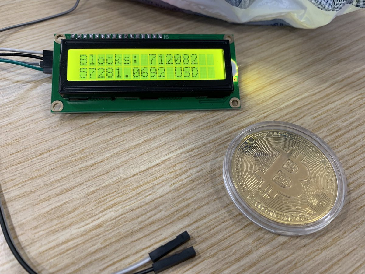 jumainrink's tweet image. Fixing a #blockclock #bitcoin #bitcoinprice #bitcoinblocks