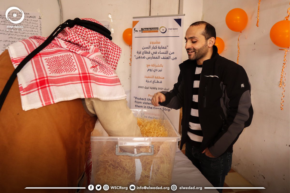 WSCRorg's tweet photo. بالصور من أنشطة حملة #مناهضة_العنف ضد #كبار_السن #16_يوم، ضمن مشروع "حماية كبار السن من النساء في قطاع غزة من العنف الممارس ضدهن"
...
#جمعية_الوداد #elwedad_2021 #WSCR
#OrangeTheWorld #16days #لون_العالم_برتقالياً https://t.co/MtFZ8zg67l