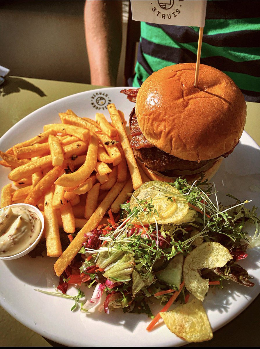 StruisInfo's tweet photo. Wij zijn weer open voor take away🎉
Wist je dat onze burgers van 100% Scharrel-rundvlees van Palmesteyn zijn!
Daarnaast zijn de take away gerechten ook nog eens sympathiek geprijsd.
Check de kaart via de link: Tot zo👊
https://t.co/MGesmPsokS https://t.co/bwaPoyFMyd
