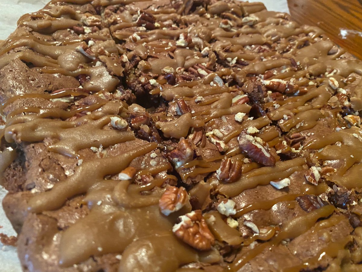 GetDeDough1's tweet photo. It’s the most wonderful time of the year! 🎄🎁 tap in at https://t.co/mGM3YBTb9O to send your loved ones a treat as sweet as you are 😉 https://t.co/KTfdEHrPEl