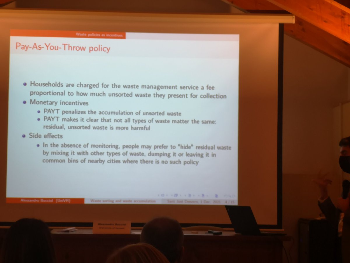 mgiavini's tweet photo. @REthinkWasteRTW discussing about the role of incentives and the power of social norms to improve habits in #separatecollection very interesting Alessandro Bucciol #nudging https://t.co/748WXRZ80G