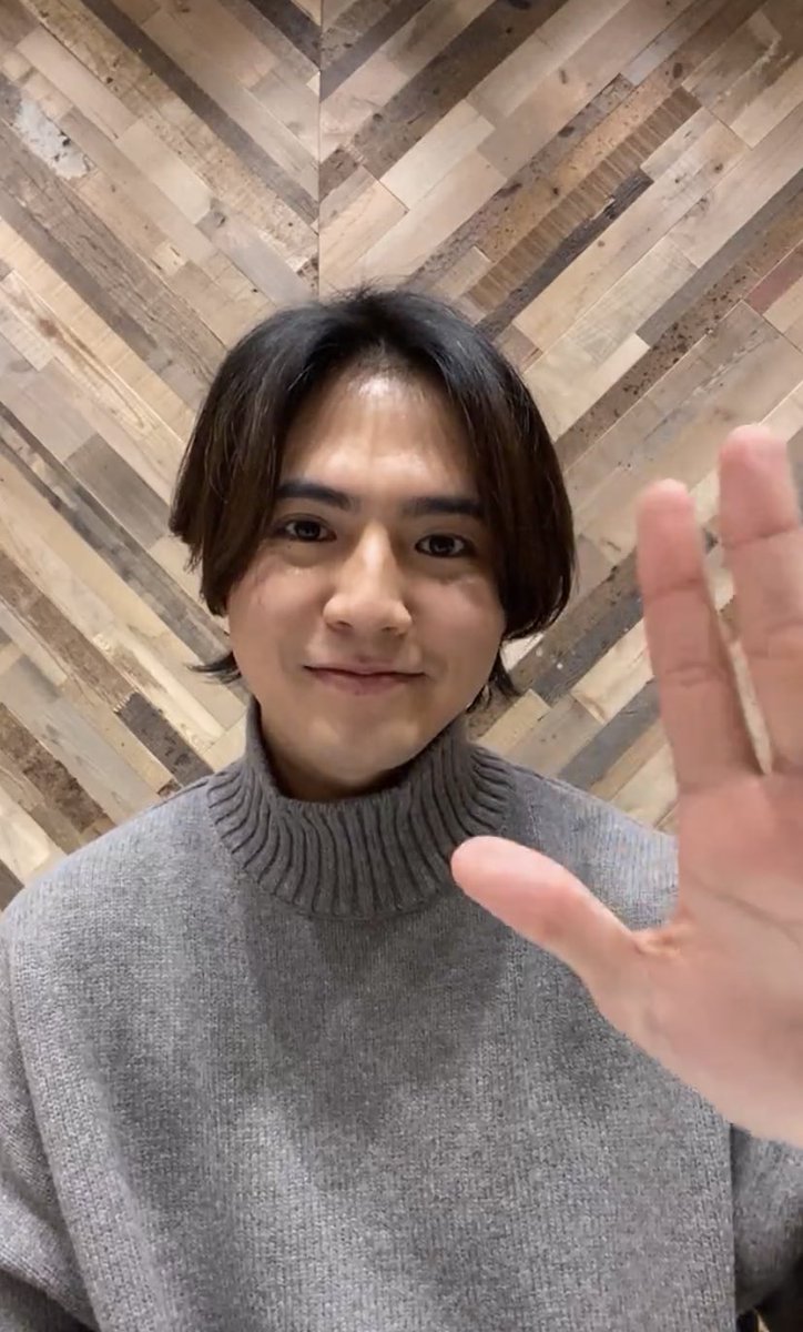 nano3602929's tweet photo. 涼太くんの口からちゃんと聞けてよかった。
僕自身は変わらずって言ってくれたの嬉しかったです😢✨
ファンもちゃんと前を向いてこれからも応援します!
涼太くんありがとう💐
#ヨセFM
#片寄涼太
#EXPRESSMYMIND https://t.co/toOPSB5S6q