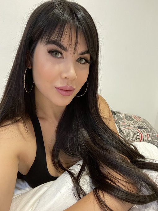 Lazy day today 🥴 https://t.co/r8DIYkEpPz<a href="/tag/showertime"class="tags"><span>#showertime</span></a>
