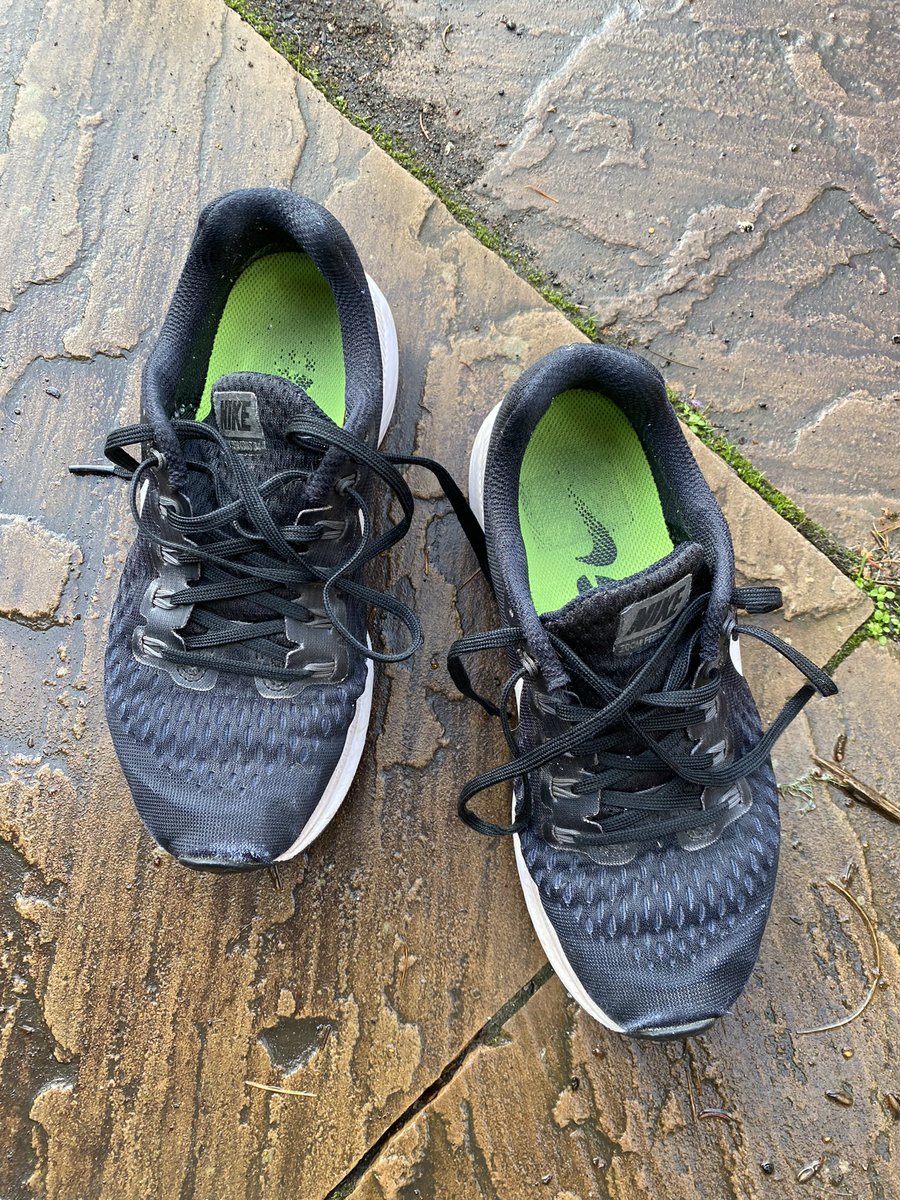 It’s Dec 1st so that can only mean 1 thing - the 1st day of this years marcothon where you run 3 miles every day in Dec including Christmas Day 🎄🏃🏻‍♀️ Day 1 done and dusted