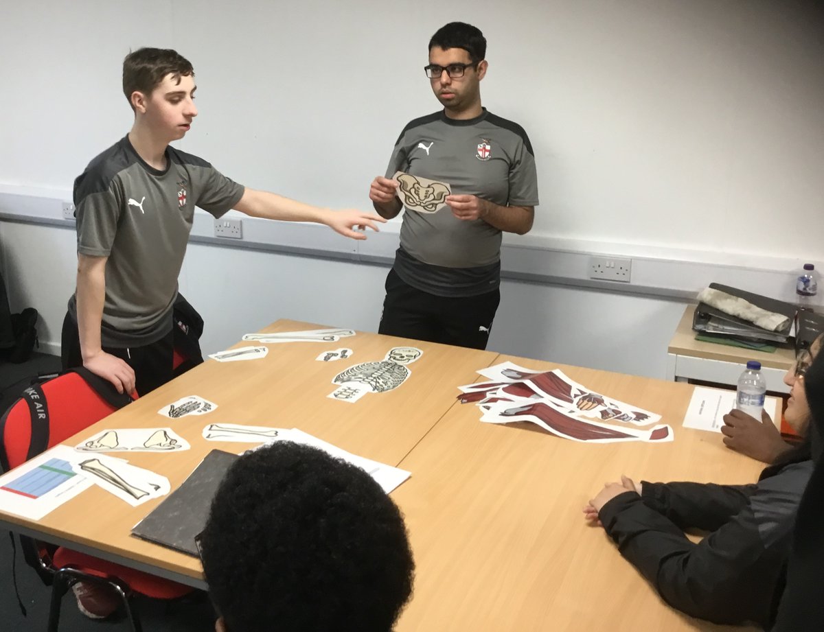 HBVCollege's tweet photo. @HBVC Sport and Education student's continued their work on human anatomy. Scaffolding on their knowledge of the skeletal system, students have now started work on the muscular system and relating it to their practical sport sessions. 

#hbvc #hbvcThePlaceToBe

❤️💚 https://t.co/KjCcDukf2C