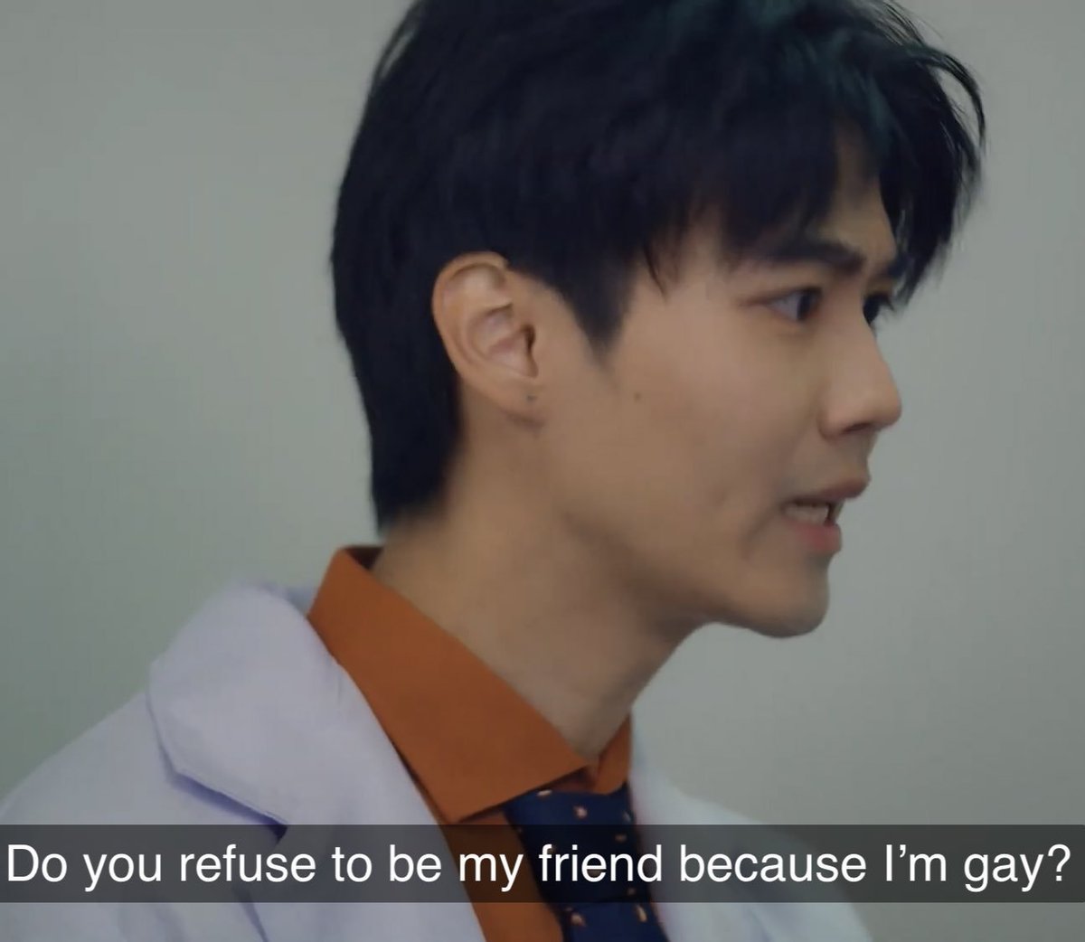 raikantopinico's tweet photo. [#GMMTV2022] #TheWarpEffect tendrá una subtrama gay con Fluke Pusit, este será un médico al parecer involucrado con Ten Tosatid

La serie trata sobre la historia de un virgen que quiere ser experto en mujeres https://t.co/4dZDZK6isD