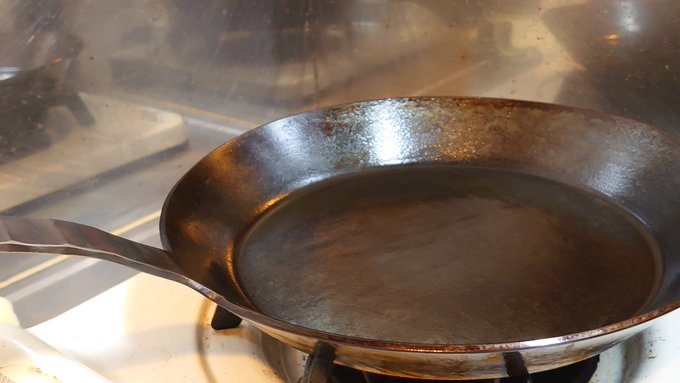 鉄フライパン育て始めた 