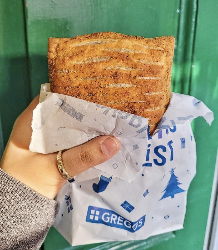 GreggsOfficial's tweet photo. Get that festive feeling with a FREE Festive Bake and hot drink when you download the Greggs App. Because you know, weโre nice like that ๐๐
https://t.co/bcgPhJGHgN https://t.co/uPlSrle8y1
