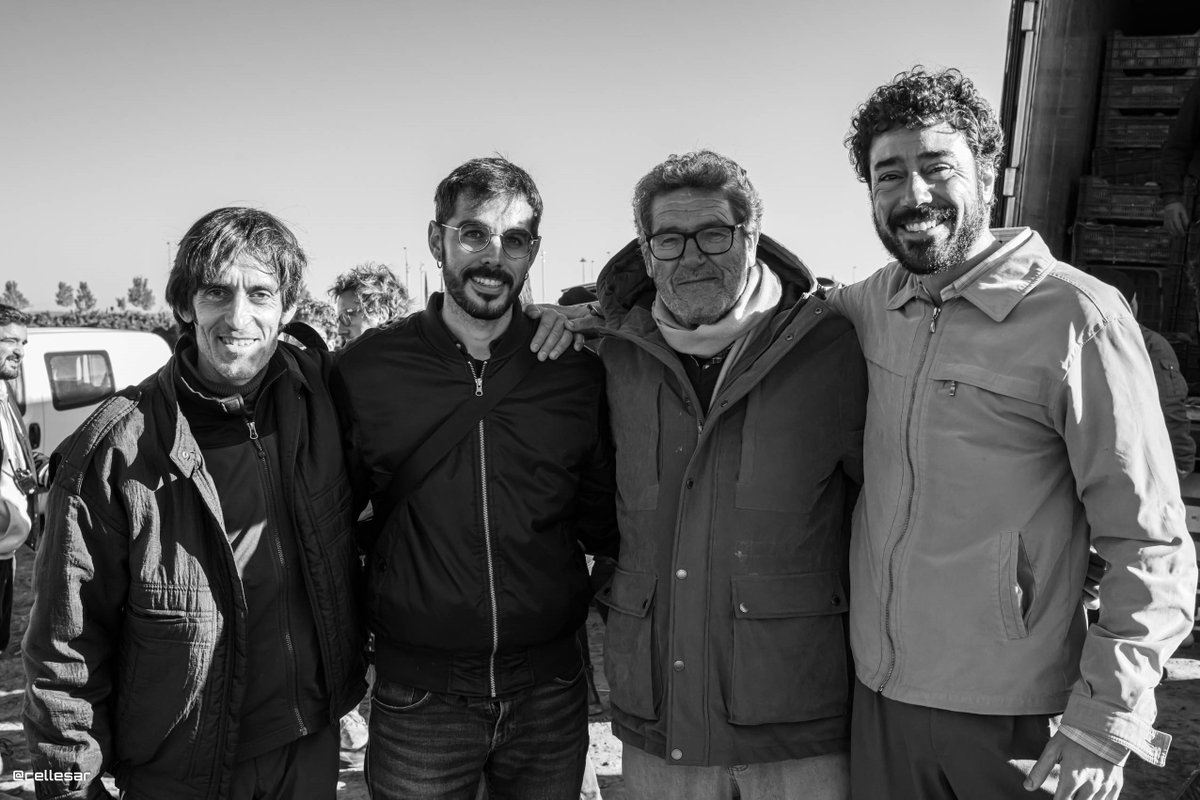 filmingranada's tweet photo. 🎬RODAJE! Nuestros amigos y socios de @WeAreFourMinds, junto a @esperpentofilms, acaban de finalizar el rodaje en #Sevilla de su nuevo corto "LA HUMILDAD", dirigido por Javier Barbero y protagonizado por Edu Rejón, Manolo Caro, Claudia Martínez y Nico Montoya. 👏👏👏 #Granada https://t.co/mSFQM0bQSx