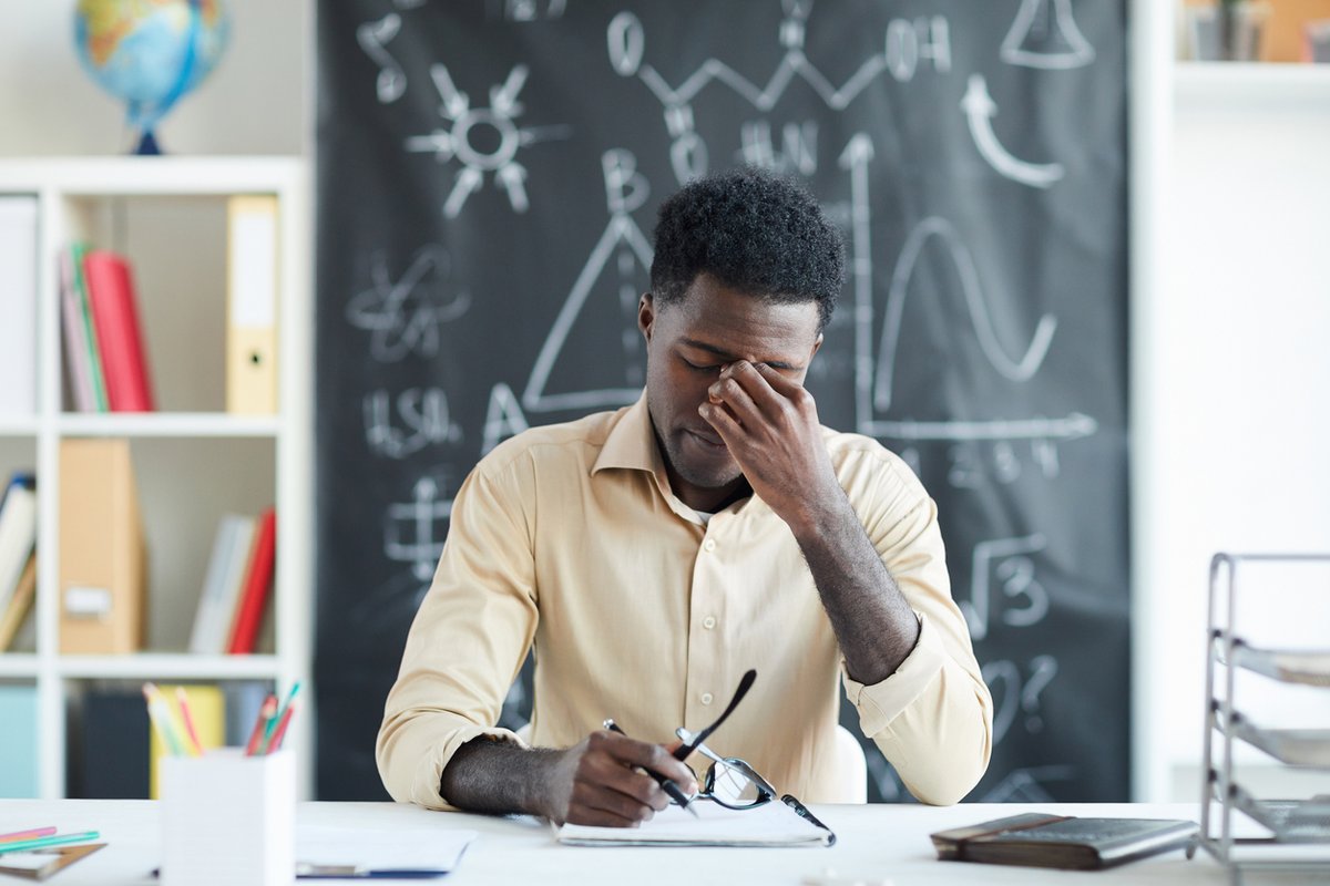NAISnetwork's tweet photo. Black Fatigue at independent schools is "the exhaustion that comes from the tension between showing up authentically and adjusting to make white people feel more comfortable." https://t.co/sejAVUxEeI #NAISPoCC #IIblog https://t.co/qWIFLYWq4P