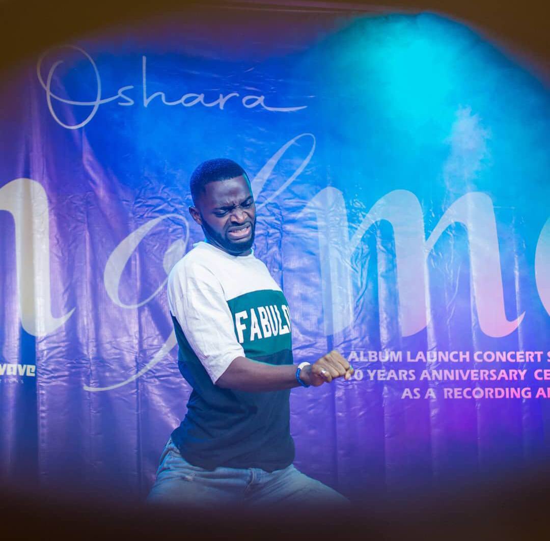 osharaofficial's tweet photo. #TenofMe #Highlights BROWNNY, he just came to tear down the roofπ€¦π½ββοΈI mean how does one dance with the passion and energy of 10 pros?π€·πΎββοΈ You are a gift brother @iam_brownny. THANK YOU for being a part of this success story!ππΎ
#TenofMe #GreenwaveRecords #Album #Oshara https://t.co/weoqcCzKct