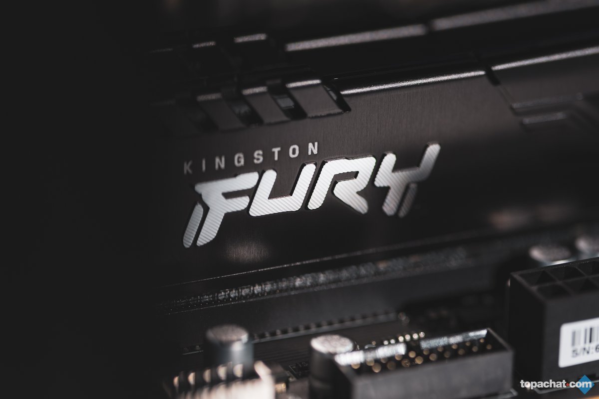 TopAchat's tweet photo. #PetitPapaTopAchat 
Le #Lot4 est très bien équipé avec ce kit @kingstontech Fury Beast - 16 Go en 3600 MHz 😎

https://t.co/Tr6PNoobiu

Participe ici ⬇
https://t.co/5KM0sISJ2P https://t.co/xGRxs2xlmK