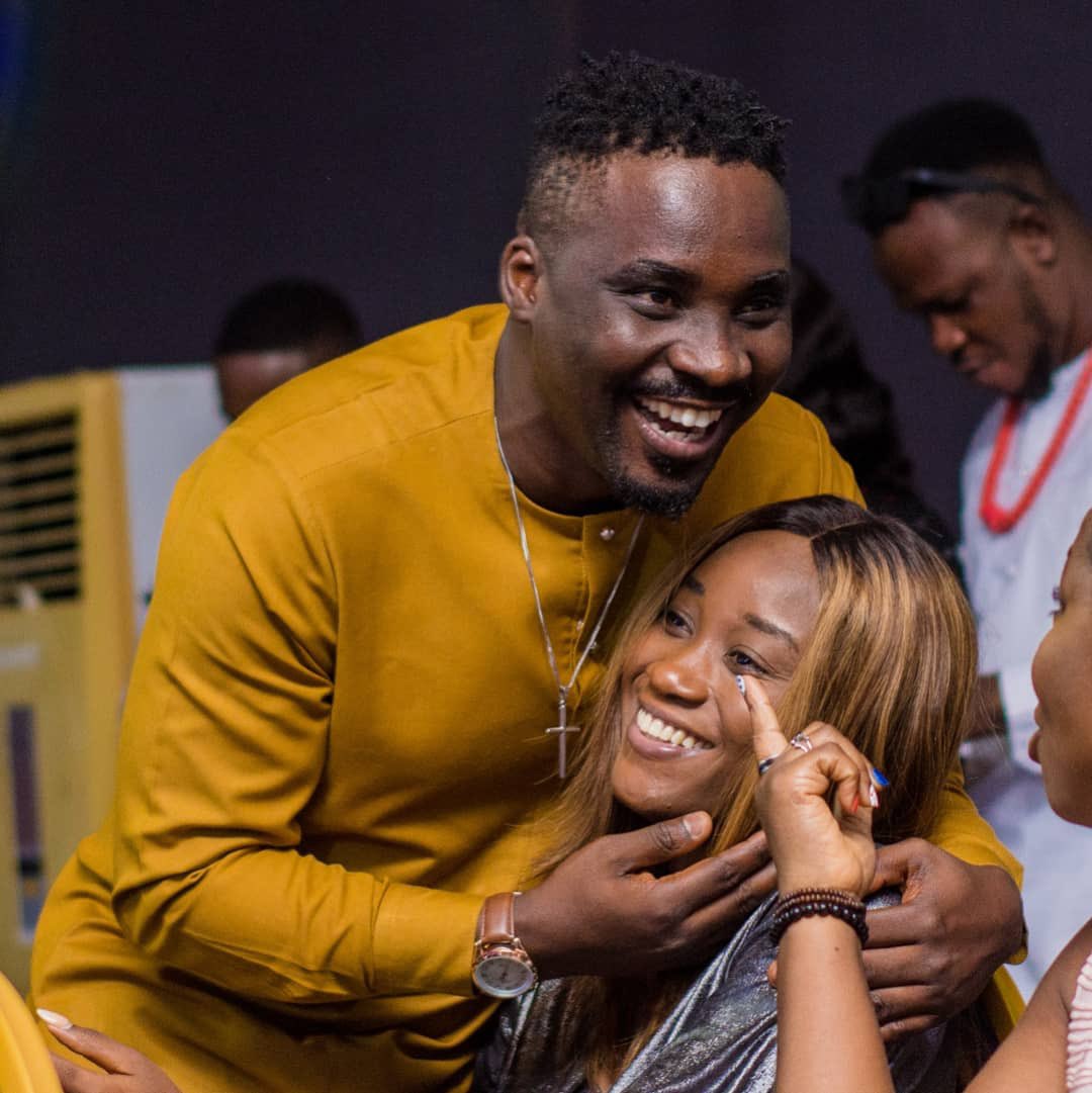 osharaofficial's tweet photo. #TenofMe launch #Highlights BUKUNMI PREACHER, literally cracked our ribs like what??π€£ Brother, the love you showed, I did not earn. @bukunmipreacher THANK YOU for being a part of this success story!ππΎ
#TenofMe #GreenwaveRecords #Album #Oshara https://t.co/uVR0cBfVuY