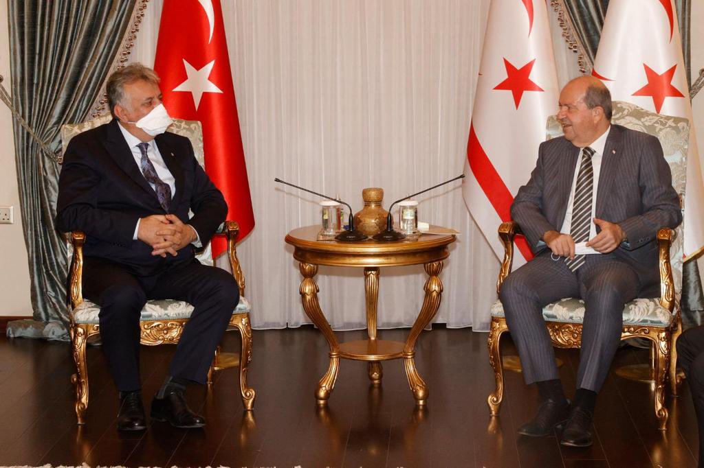 DogaOkullari's tweet photo. Yönetim Kurulu Üyelerimiz Serhat Özeren ile Hatice Düzgün, İcra Kurulu Üyemiz Serkan Karabulut ve Kıbrıs Okulları Kurucu Temsilcimiz Orhan Süslü, KKTC Cumhurbaşkanı Sayın @ersinrtatar’ı makamında ziyaret etti. https://t.co/uEXVvUNqfH