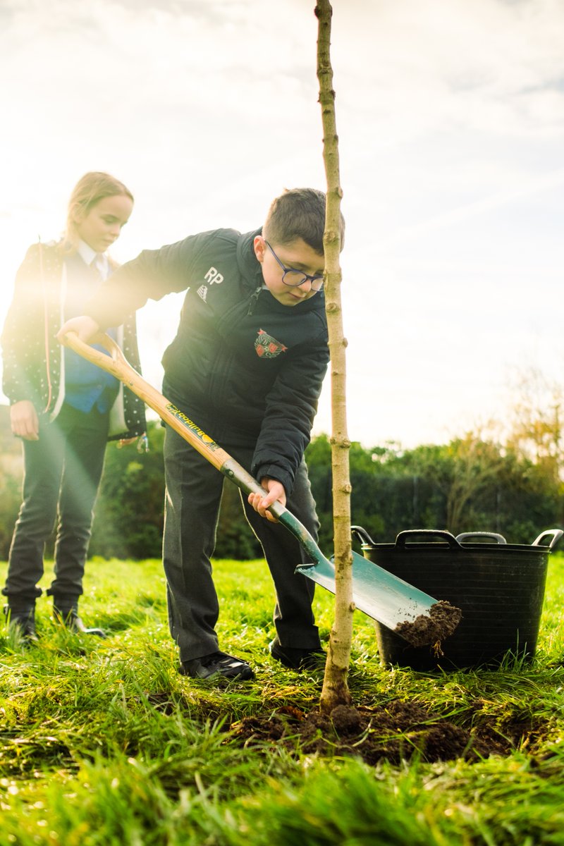 KingslandTweets's tweet image. Yesterday Kiera and Riley planted a Maple Tree next to our Peace garden to mark Queen Elizabeth&apos;s Platinum Jubilee next year. We hope the tree will be enjoyed by school children and their families for years to come.

Our @chaplain_ka marked the event with a blessing 🙏🏻