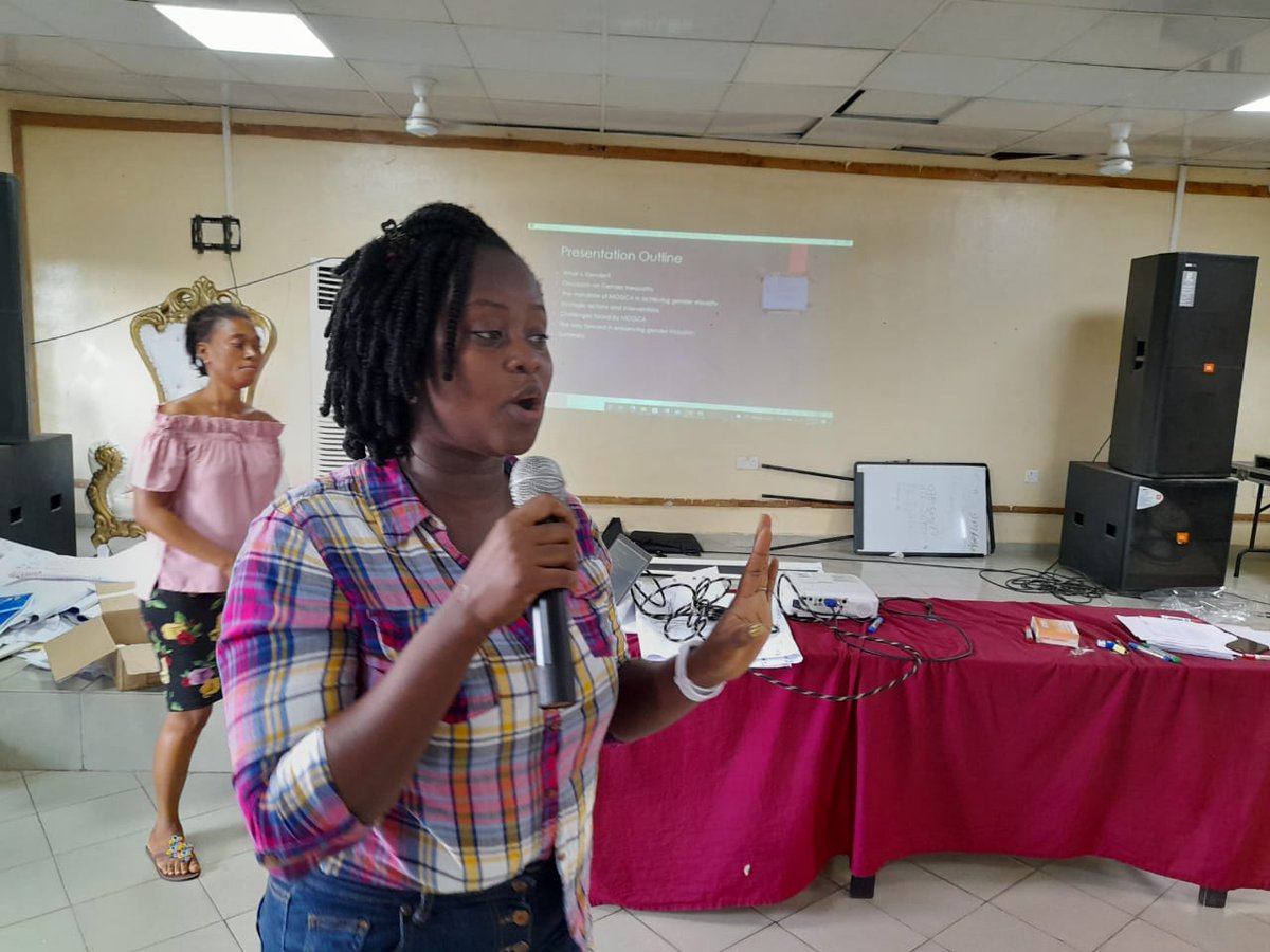 RestDevSalone's tweet image. Representative  from the Ministry of Gender and  Children's  Affairs Lois Lebbie, delivering a session on Gender during  our Financial Inclusion Foundation  Training in BO.
#Genderequality
#financialinclusion