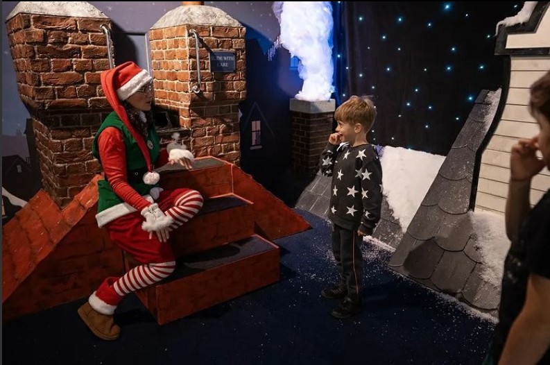 BakehouseEvents's tweet photo. Our Grotto is now open every day up until Christmas!

Treat your little ones to a festive tale this Christmas with a very rare sort of bear! Book your tickets now for our Christmas-themed magical storytelling show with Paddington>

#christmaswithpaddington
#theatricalevents https://t.co/P1f8doiWGh