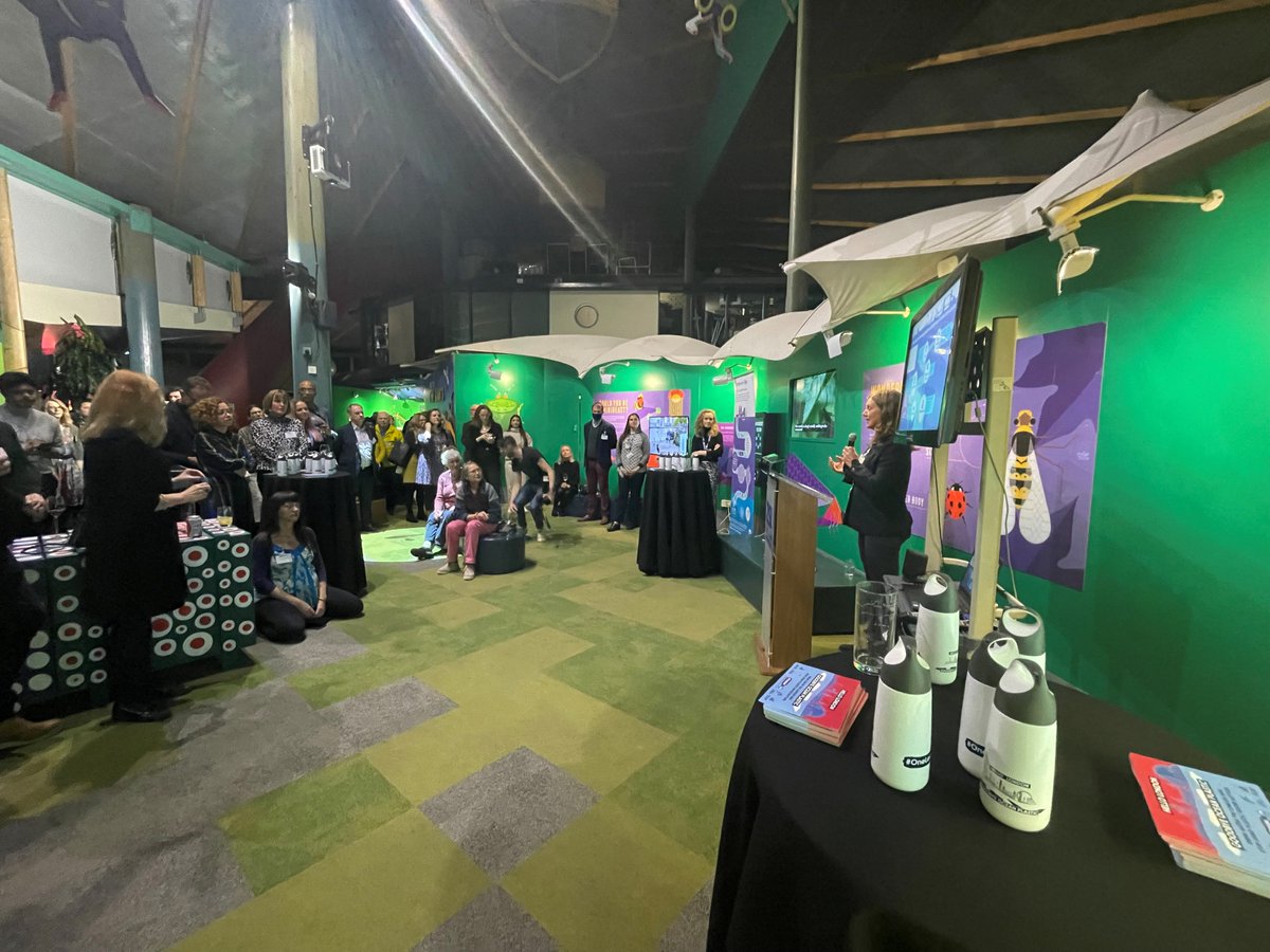 #OneLess tweet media