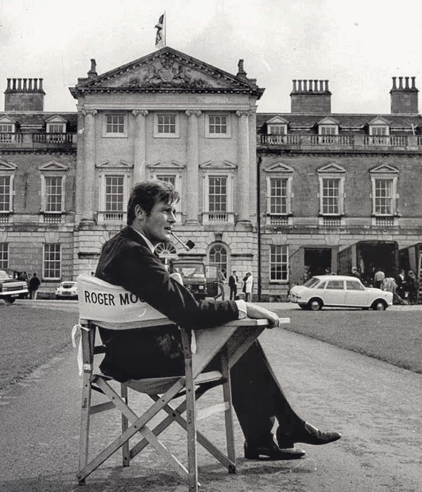 thegentsjournal's tweet photo. This image of Sir Roger Moor was taken on the set of 'Crossplot', a 1968 Neo noire film on the grounds of Woburn Abbey, Bedfordshire.Β
β
β#rogermoor #crossplot #claudielange #plot #film #tv #entertainment #gentlemen #icon #actors #icons https://t.co/Yv8WtVTioC