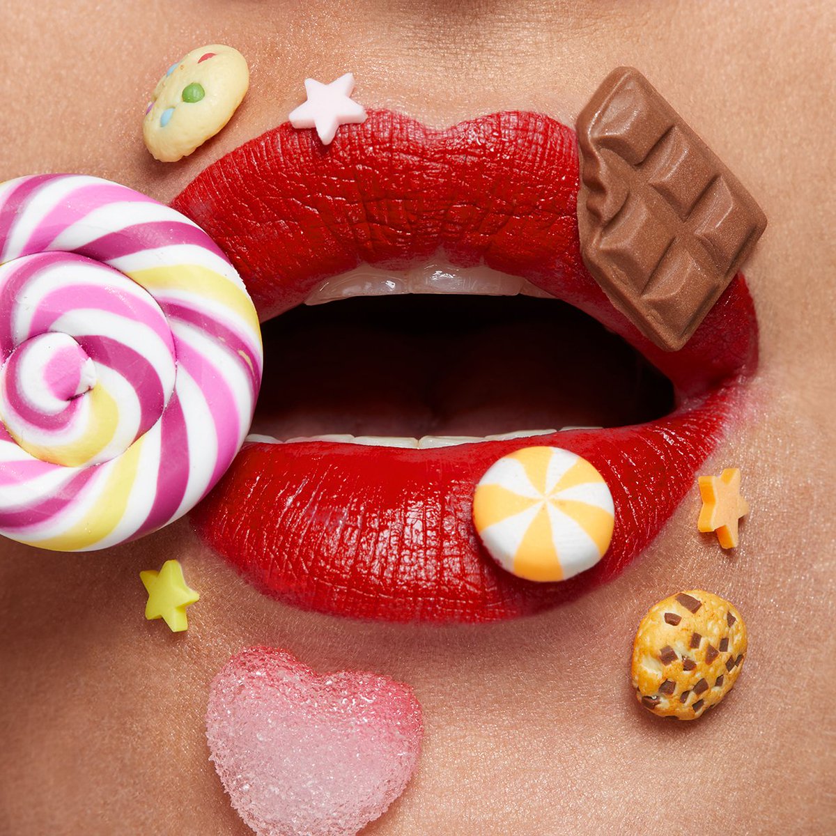 tina_eisen's tweet photo. TREAT TIME!
The winner of our very first Giveaway is:
@TalithaKingArt 💋 who suggested tiny crystals & hereby won a free mint of the KissMas Collectible when it drops!
Congrats Talitha!
Stay tuned, I'm not done gifting yet!! 💟
#nftcollectible #nftartist #kissmas #candylips https://t.co/rD4upEbgIa