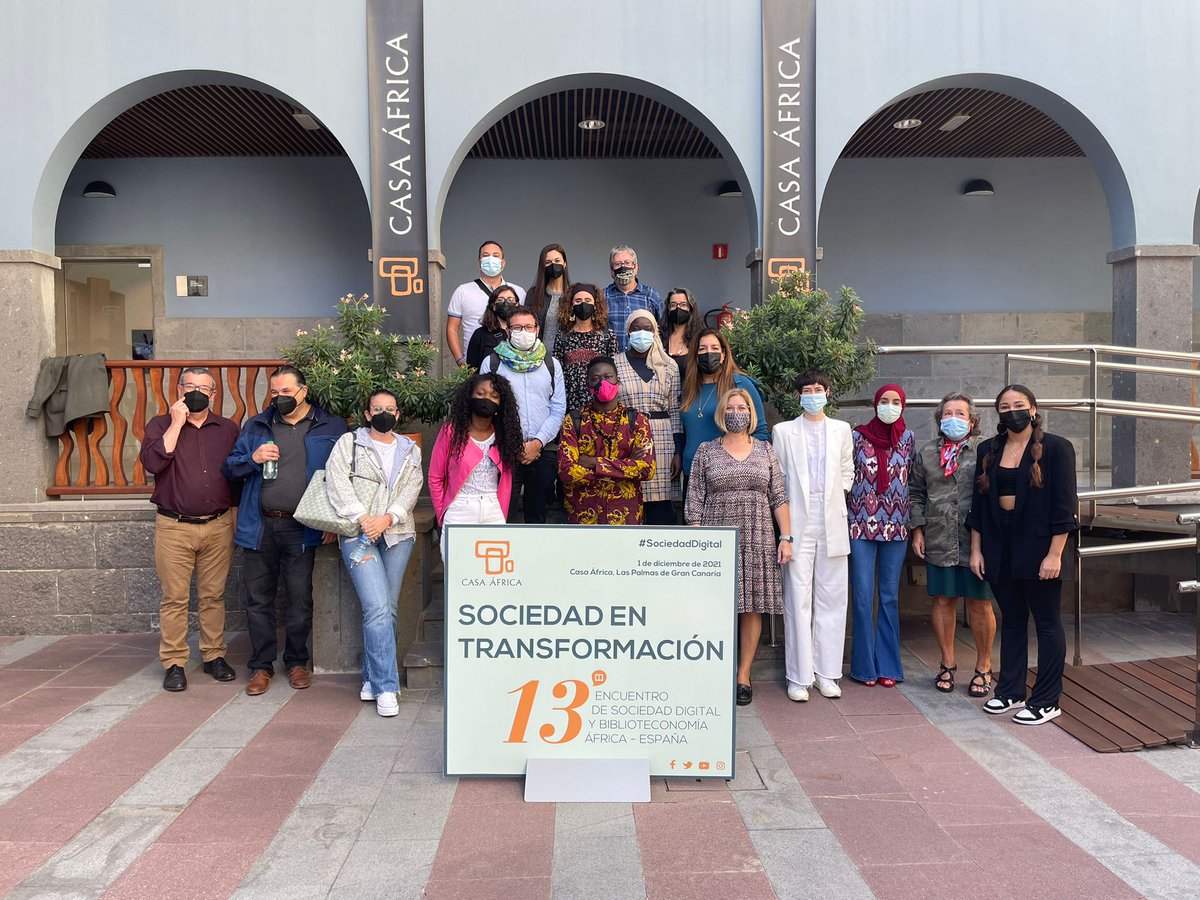 Casaafrica's tweet photo. Nuestra foto de familia #SociedadDigital: #MarieNdiaye, @asaaribibang, @txemita, @MariaGMllan, @Pedro_Qz_, @61chema, #AntonioÁlvarez, @VallaVir y @Thimbosamb. Online: 
@VivianeOgou, @PabGonzalo, @AwamaryKhan, #AboubacarSadikhNdiaye y @david4soler. Además de equipo y asistentes. https://t.co/y4M9iHgdtl