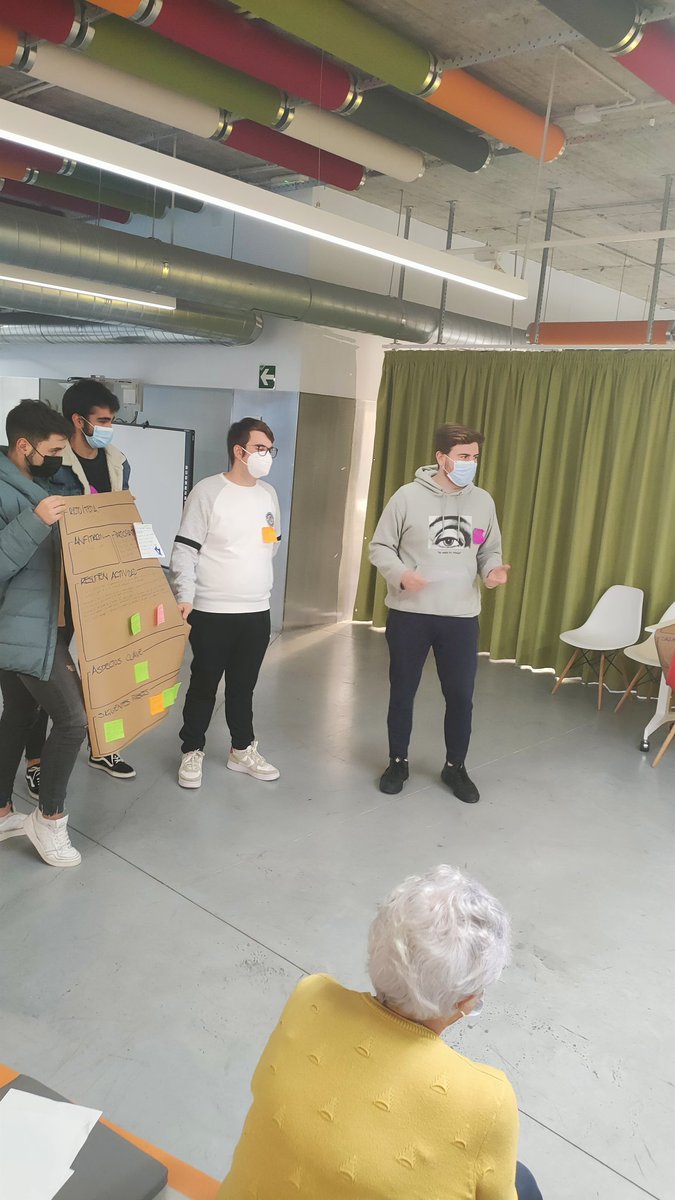 MedAtlantia_UE's tweet photo. Onte vivimos unha marabillosa Xornada #Hackaton #Rexenerativo organizada polo @ConcelloCoruna e dinamizada por @AnaSostenible, onde as participantes conectaron e traballaron na definición de #solucións circulares para os #retos #medioambientais do Concello.
Grazas polo entusiasmo https://t.co/RNCFnRfO5g