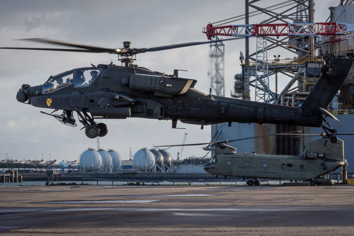 Weekoverzicht Defensieoperaties Defensie helpt tot medio december bij de verplaatsing Amerikaans materieel boven en door Nederland ter ondersteuning van een wissel van een Amerikaanse helikopterbrigade in Duitsland. 🇳🇱🇺🇸🇩🇪 Zie de video op onze website: defensie.nl/actueel/nieuws…