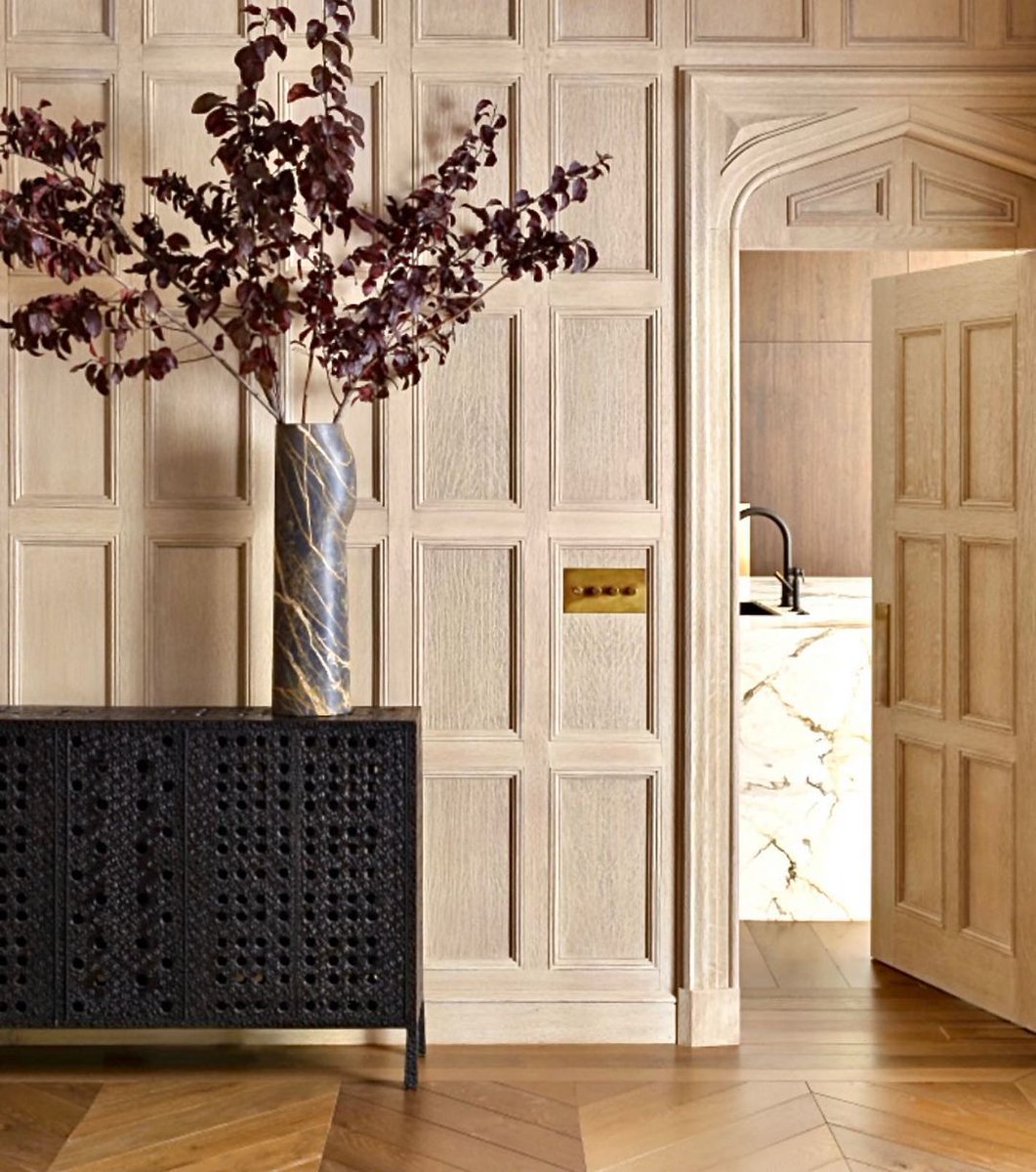 Our Aged Brass range beautifully compliments the foyer of this 1920’s Tudor home. Design by <a href="/geoffreydesousa/">Geoffrey De Sousa</a> 

#lightswitch #luxuryinteriors #interiordesign #lightingdesign #agedbrass
