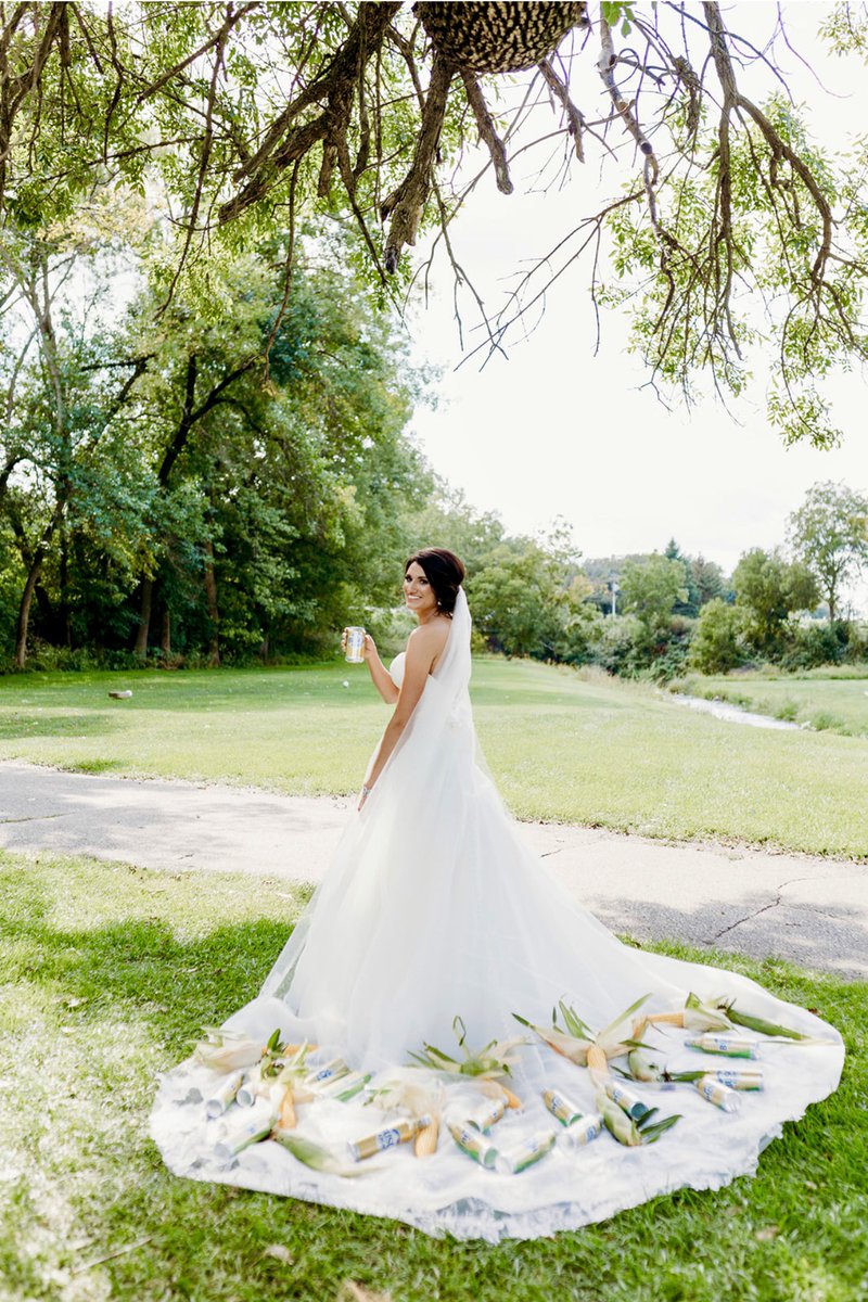Madison_Wood14's tweet photo. @BuschBeer Wedding Photos! Can I get a hhhooooyyyyaaaaa #buschlightsponsorship #cornbeer #bestbeer #iowawedding #iowafarmgirl https://t.co/eksRQHEWru