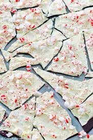 December 1 marks for me the beginning of #WinterFest ❄️ in anticipation of #WinterSolstice and Sun reborn. It is only fitting for it to be #AntarcticaDay 🇦🇶 and a #NationalPeppermintBarkDay - a perfect snack that reminds me a lot of the shores of our coldest continent 🥶