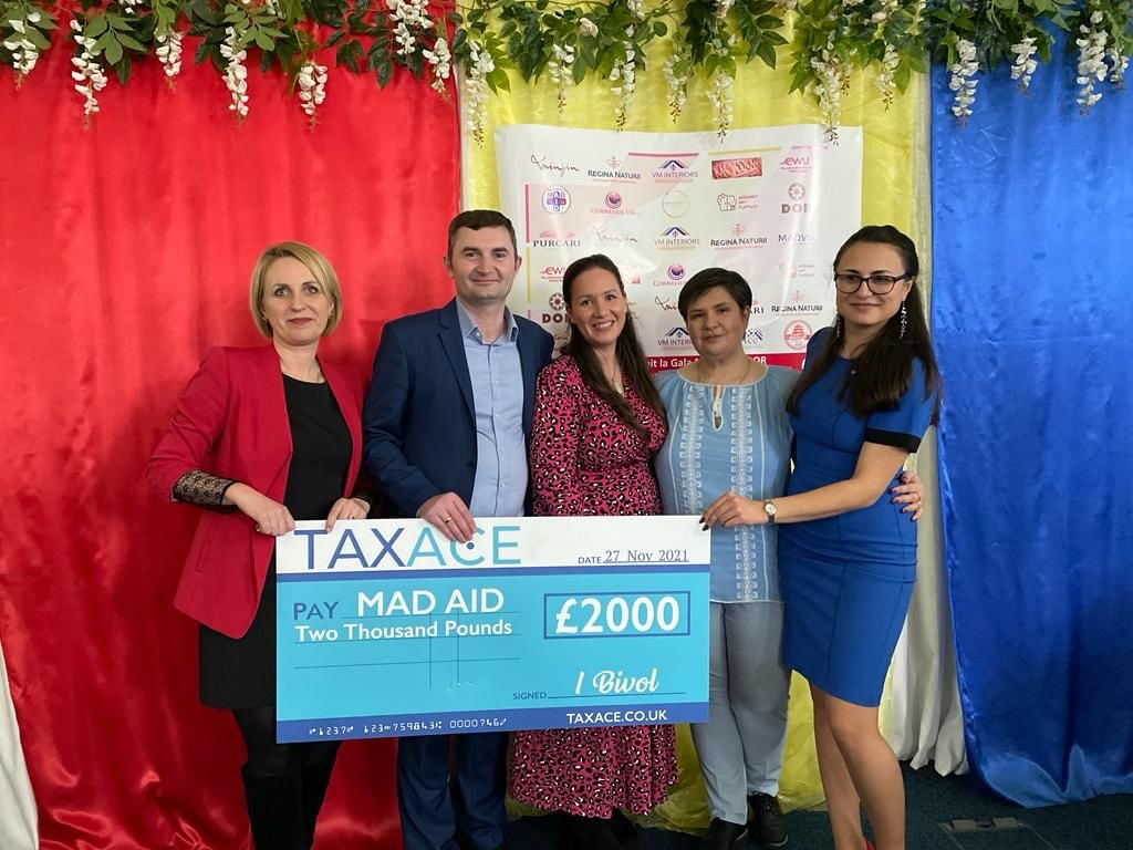 megacheques's tweet photo. #TAXACE presents #MadAid with a generous donation at the charity gala in Northampton. Mad Aid is a charity helping children with disabilities through the center of Phoenix in R Moldova 🙌 https://t.co/oNuSge2id4 #charity #donation #fundraising #giving #giantcheques #charitycheque https://t.co/CAn7dFGOvv