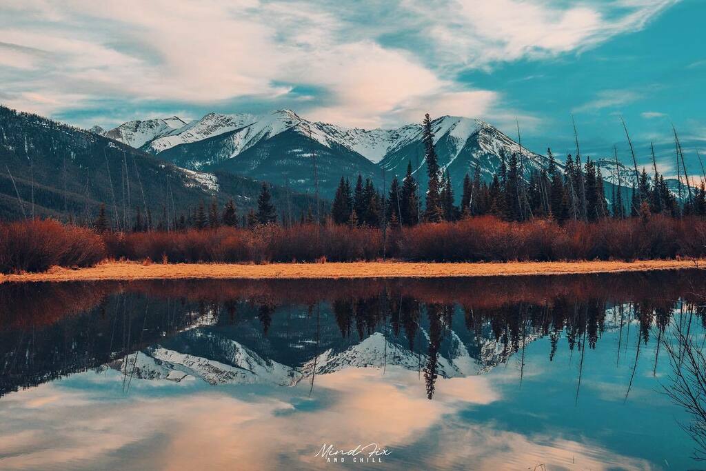 mindfixandchill's tweet photo. Time and reflection change the sight little by little 'til we come to understand. - Paul Cezanne
.
.
#raw_allnature #raw_canada #raw_reflection #raw_community_member #albertacanada #explorealberta #albertatourism #banff #banffcanada
#thecanadiancollectiv… https://t.co/Wjs9zYuW0V https://t.co/WCSESHVSPO