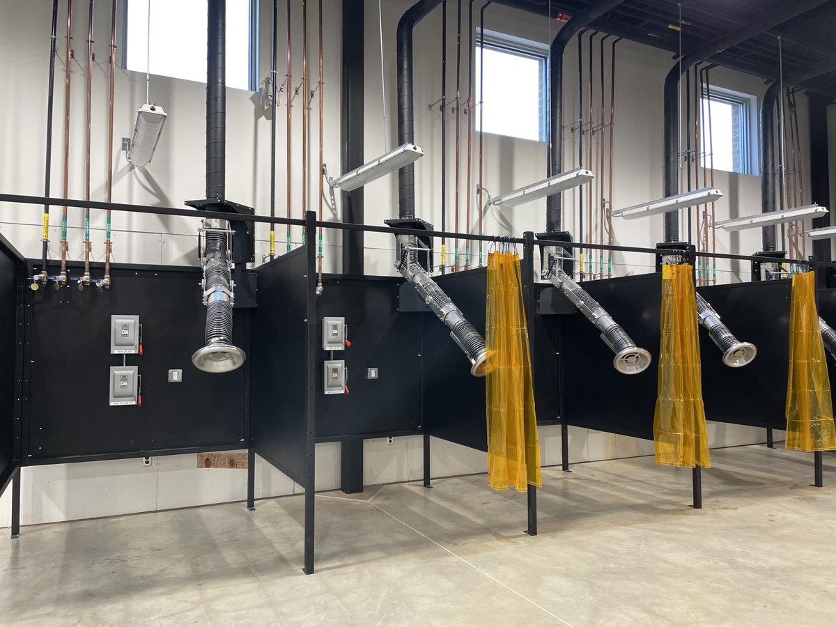 AlbanEngineers's tweet photo. Construction is wrapping up at The Clauson Center for Innovation and Skilled Trades at @AnneArundelCC and it's looking great!

The Clauson Center is being built to provide solutions to address the growing need for skilled trade workers in our community. 

#AlbanEngineering https://t.co/Gb5uMhSThj