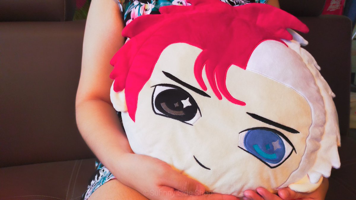 SuhnnySideShop's tweet photo. You're probably wondering how BIG our Todoroki Yong Plushie is?🤩 Well here's a visual representation of how huggable he is!🤗

Know any TyongF who want one? 🛒Pre-order here: https://t.co/8n1VDmOfXc

Join our Giveaway on our pinned tweet and win (1) of your own!
 #TAEYONG #태용 https://t.co/9OoxY0JJVo