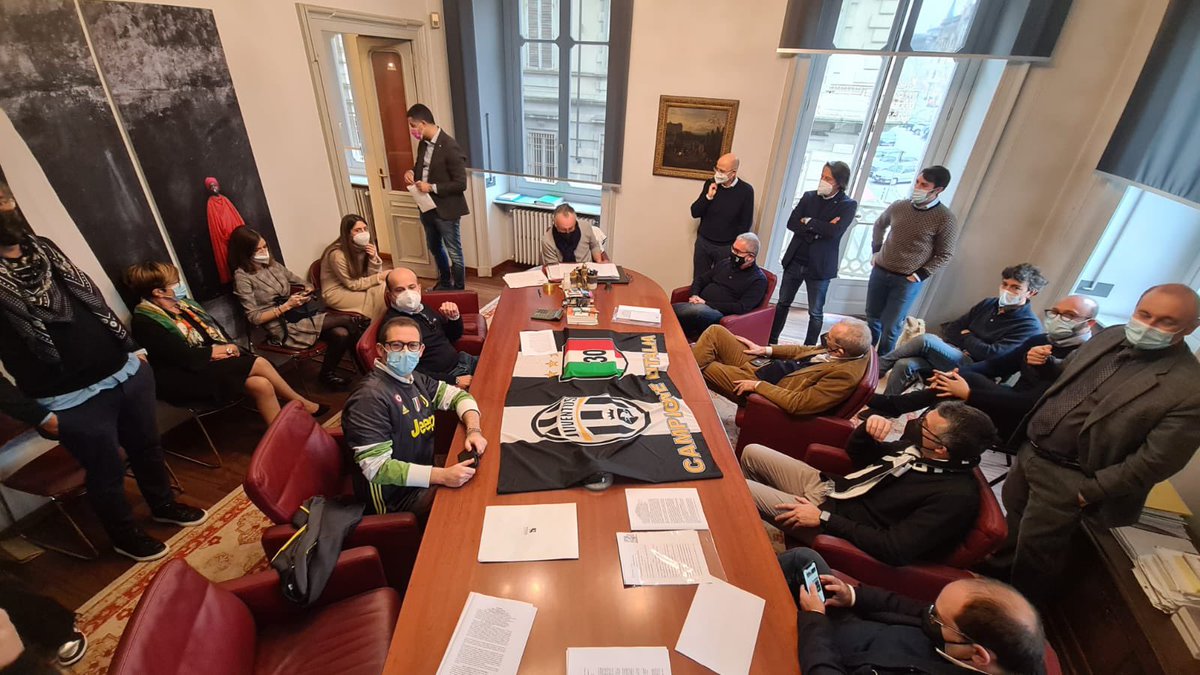 NotaioTaddei's tweet photo. Nasce a Torino lo Juventus Club Notai d’Italia #haddanu #juventus #juventusclub #notai https://t.co/JnNtnCnN5X