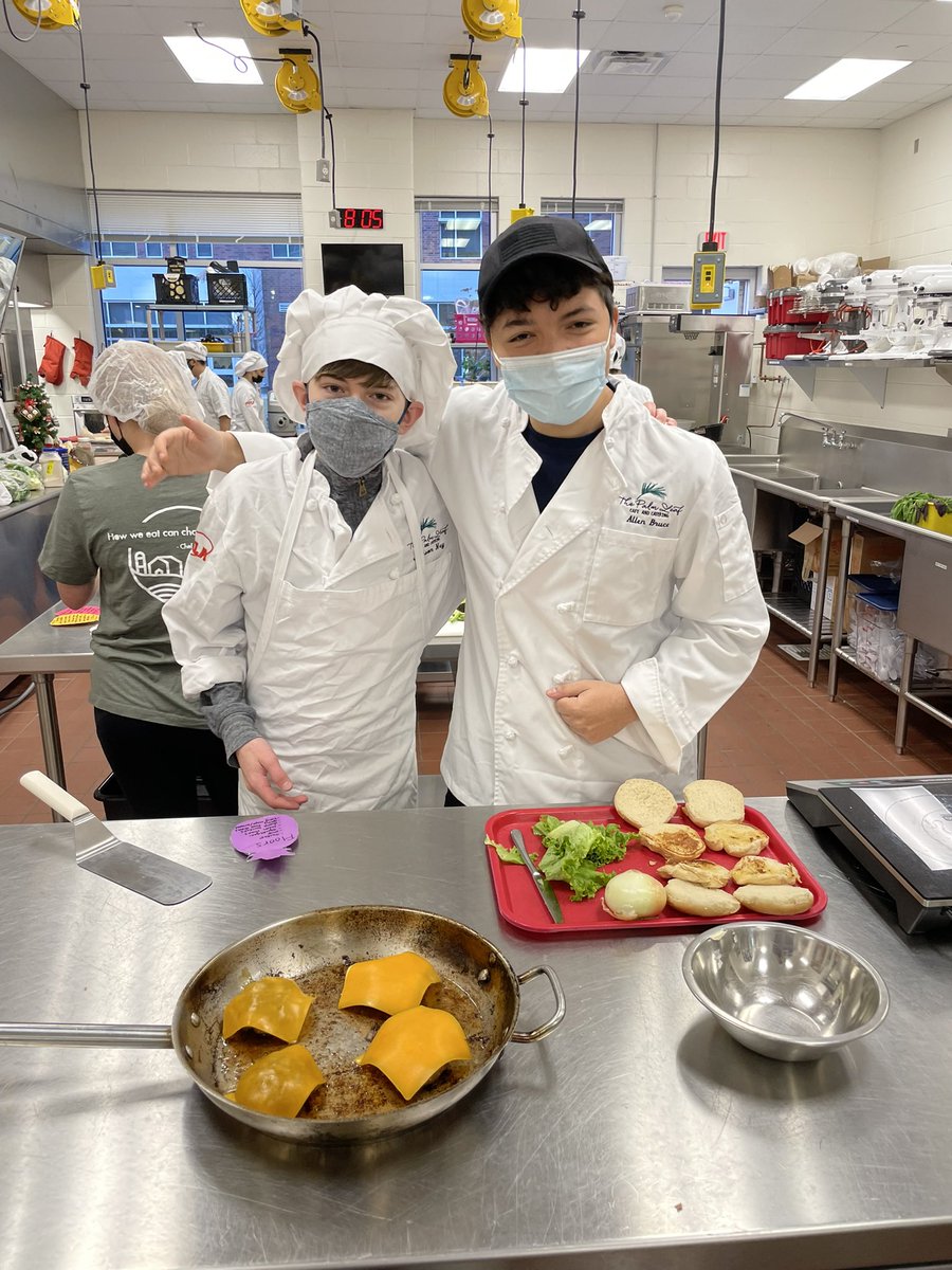 apexculinary's tweet photo. Guest celebrity judge @GuyFieri made it to Apex Culinary today to judge their Ultimate Burger Throw-down in Culinary 1 π #sandwichunit #isthatmrsH? https://t.co/9we6w59JMM