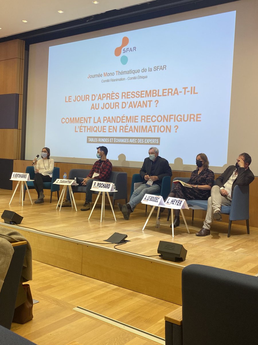 SFAR_ORG's tweet photo. Débriefing en direct des témoignages de familles et de patients lors de la troisième session de la JMT-R de la #sfar Laissons les Réanimations ouvertes durant la pandémie https://t.co/jlGfgRRL2r