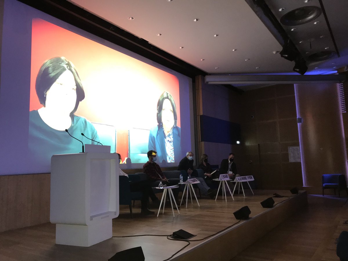 SFAR_ORG's tweet photo. Débriefing en direct des témoignages de familles et de patients lors de la troisième session de la JMT-R de la #sfar Laissons les Réanimations ouvertes durant la pandémie https://t.co/jlGfgRRL2r